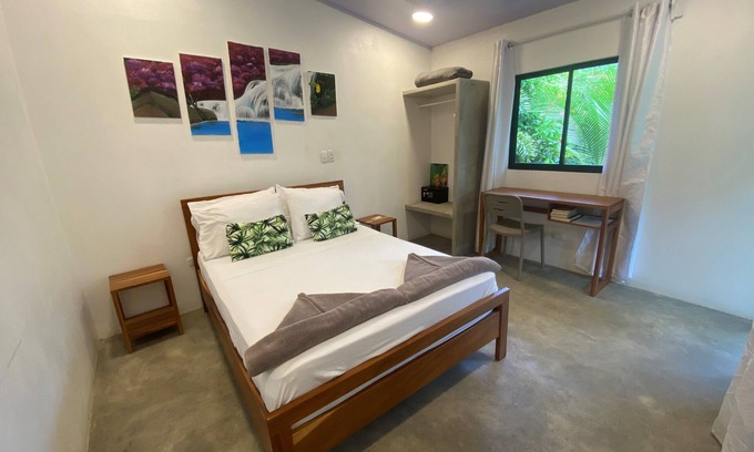 Cocles Apartment | Jungle Casita with bathtub, outdoor shower and kitchen