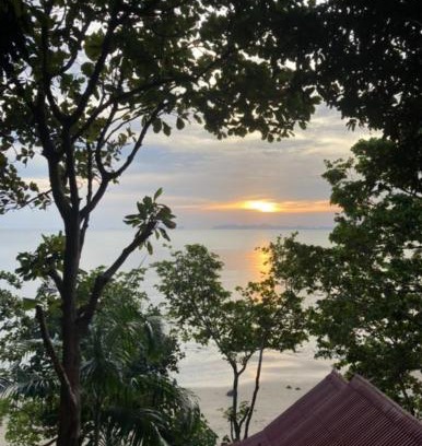Nuea Khlong House | Jungle Hill Beach Bungalow