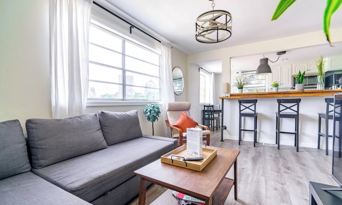 Victorian Village House | Jungle House Modern Lofts – Arena District & Short North