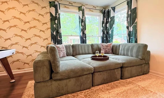 Columbus House | Jungle-Inspired 4BR Oasis - Peaceful & Private