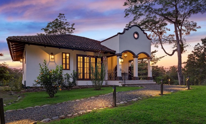 Tigre House | Junior Suite King or 2 Queen beds
