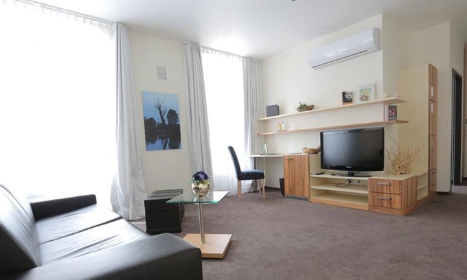 Bad Bergzabern House | Junior Suite, shower and bath, WC, double room - Schlosshotel Bergzaberner Hof