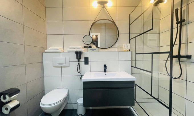 Idar-Oberstein House | Junior Suite shower/WC - Berghotel Kristall