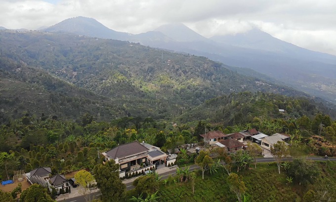 Gobleg House | Junior Suite w/Garden View in Munduk