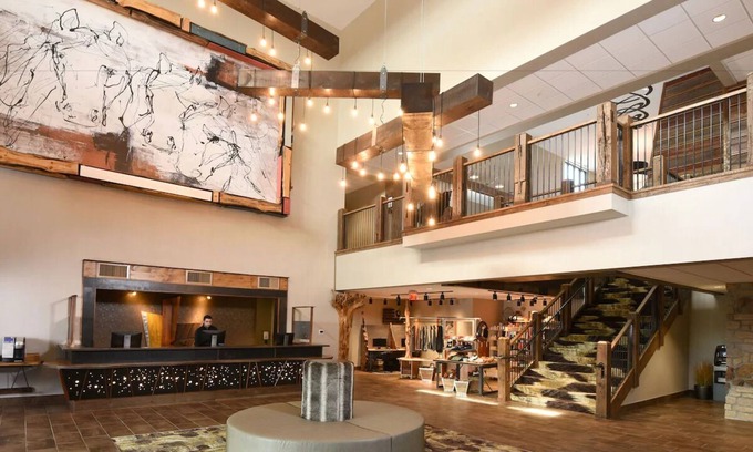 Broken Arrow Hotel | Junior Theme, Stoney Creek Tulsa, Whirlpool, Living Area | 2 Units