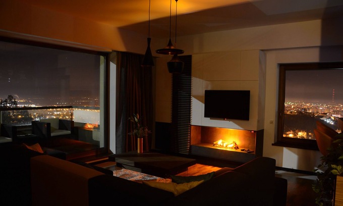 Brasov Apartment | Juniper - Breathtaking Historic Town Views