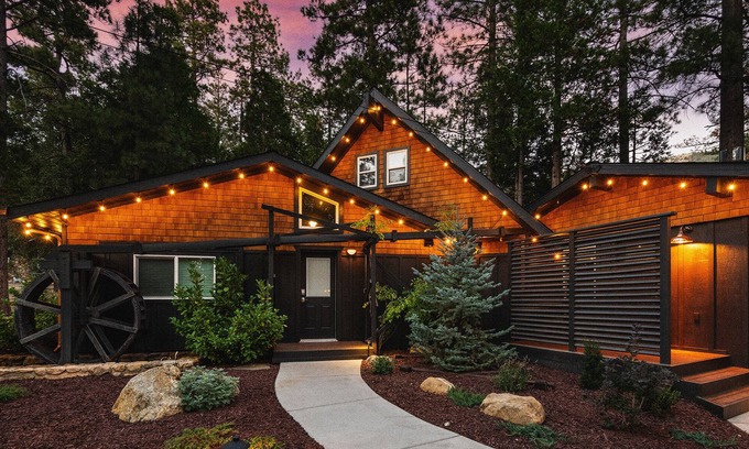 Idyllwild Cabin | Juniper by Freewyld | A-Frame Cabin + Hot Tub