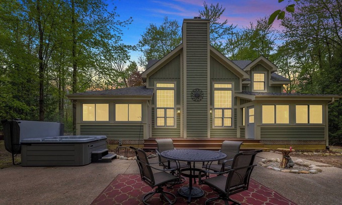 Shorewood-Tower Hills-Harbert House | Juniper Presents: Harbor Ctry-Gorgeous Cape Cod Home-1.7 wooded acres w/hot tub