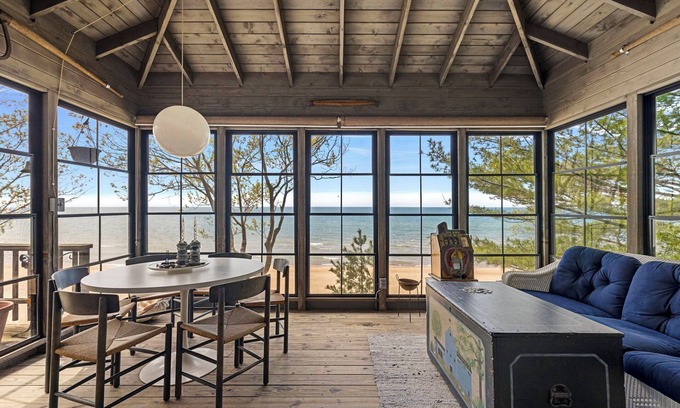 Bridgman House | Juniper Presents: Majestic Beachfront Beauty on the Sunset Coast
