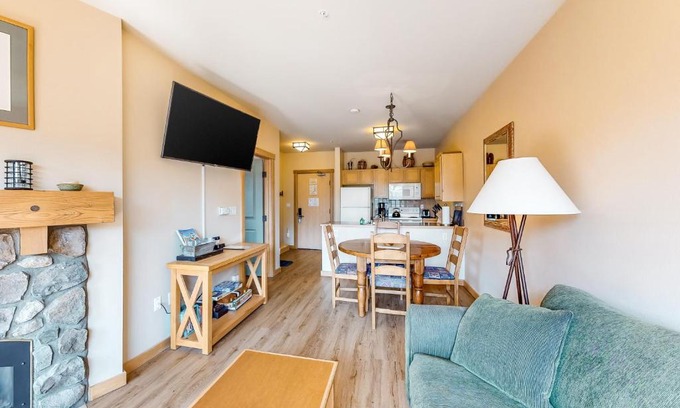 Mammoth Lakes Apartment | Juniper Springs 444