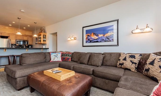 Mammoth Lakes Apartment | Juniper Springs Lodge 203