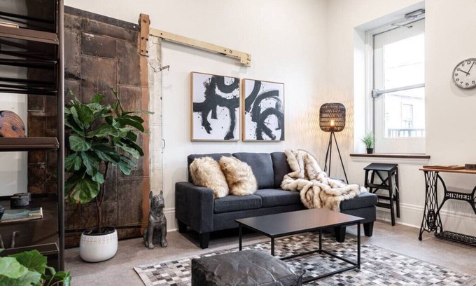 Stratford Apartment | Juno Lofts: Memories of Gastown
