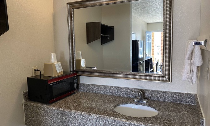 Garland Hotel | Jupiter Inn