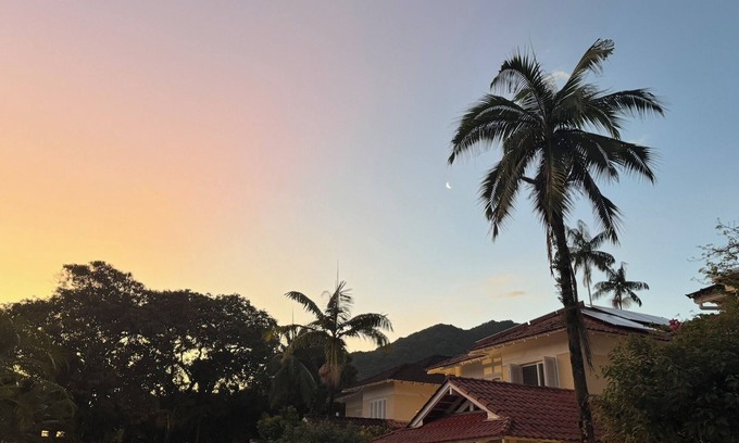 Juquehy House | Juquehy: recently renovated, 50m from the beach. Spectacular pool, sauna and gourmet!