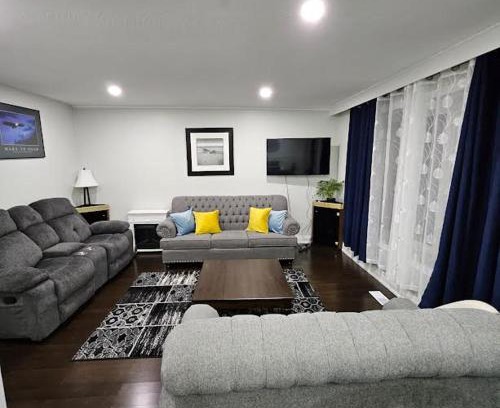 Toronto House | Just a Room
