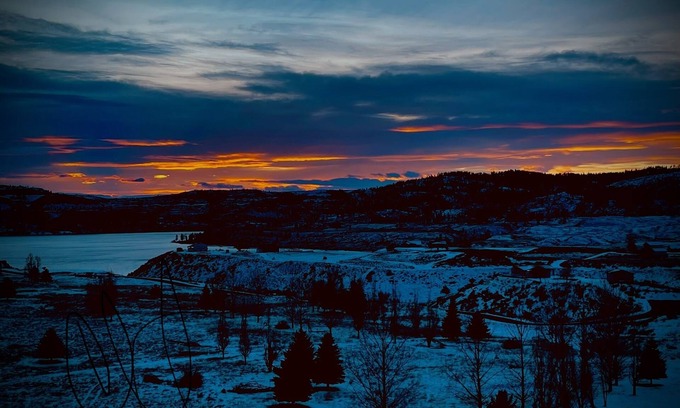 Davenport Apartment | Just Became Available, Newly Remodeled, Jaw Dropping Lake Roosevelt View, Cozy