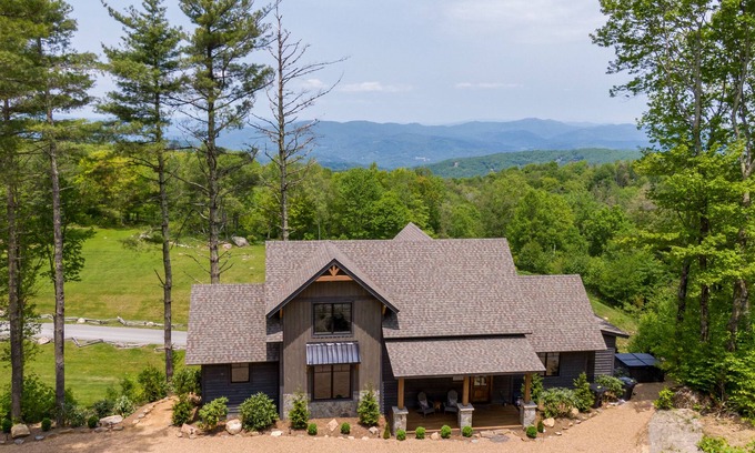 Elk Park Cabin | Just Bluffin' at Eagles Nest - Hot Tub, Views, Firepit, Pets