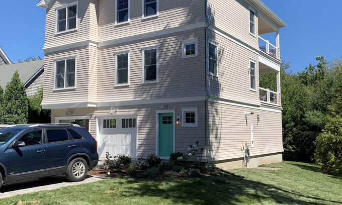 Bonnet Shores House | Just Built! Beach House sparkling clean, Kelly Beach Passes Included 5bed 4 bath