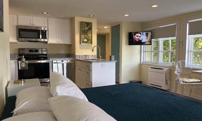 Hammondsport Resort | JUST BUILT Romantic Getaway on the Shores of Keuka Lake!