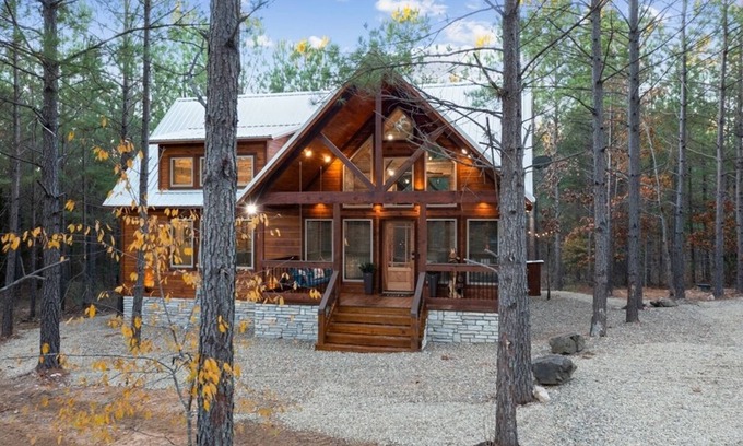 Hochatown Cabin | Just Chillin' - Romantic Luxury, Arcade, Outdoor Amenities, Hot Tub