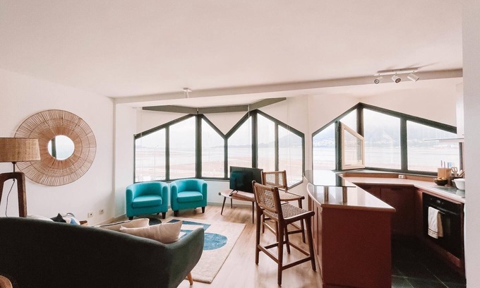 Lanhelas Apartment | Just Like Home Blue River