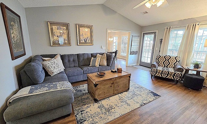 Jonesboro House | Just Remodeled! Great Neighborhood & Close to NEA Hospital & College Campus