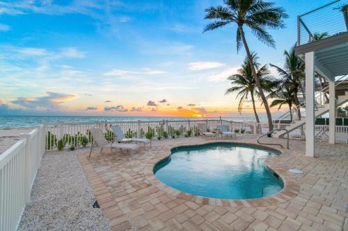 Bonita Springs House | Just Renovated, Beachfront Pool Home, Panoramic Gulf Views