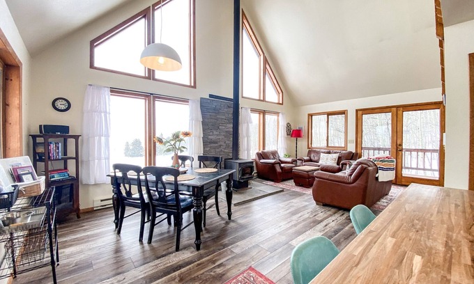 Fairplay Cabin | Just Renovated! Cozy Cabin backed by Aspens, Pet Friendly/Family Friendly - Aspen Acres