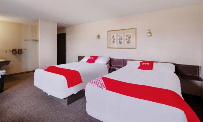 Cheyenne Wells House | Just What You Were Looking For! 3 Comfortable Units, Pets Allowed