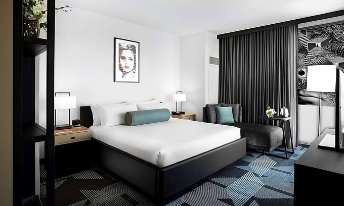 Downtown Las Vegas Hotel | Just What You Were Looking For! Free Parking, Pets Allowed, Rooftop Pool