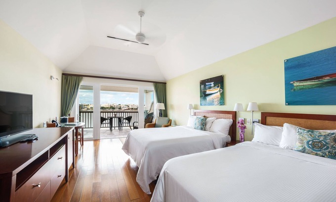 Paget House | Just What You Were Looking For! 4 Classy Units, Outdoor Pool, FREE Parking!