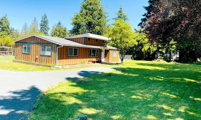 Sequim Cottage | Juvval Cottage at Sequim w/firepit, 20 min away form Port Angeles