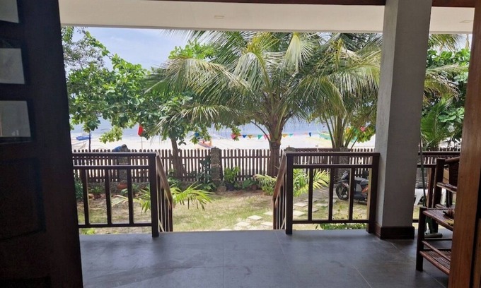 Siquijor Villa | Juvy's Beach House - Entire ground floor of exclusive villa just by the beach