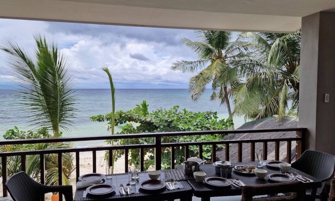 Siquijor Villa | Juvy's Beach House - Entire top floor of exclusive villa just by the beach