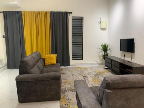 Lumut House | Juwita&Arjuna Homestay Teluk Senangin