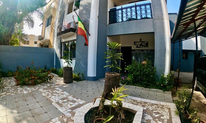 Ziguinchor House | Kër Adja