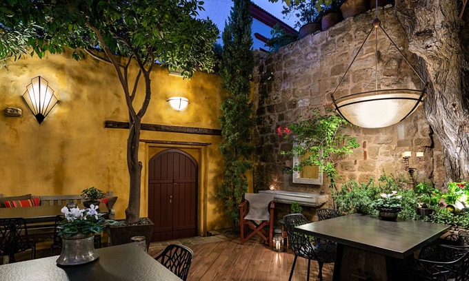 Rhodes Old Town Hotel | Kókkini Porta Rossa