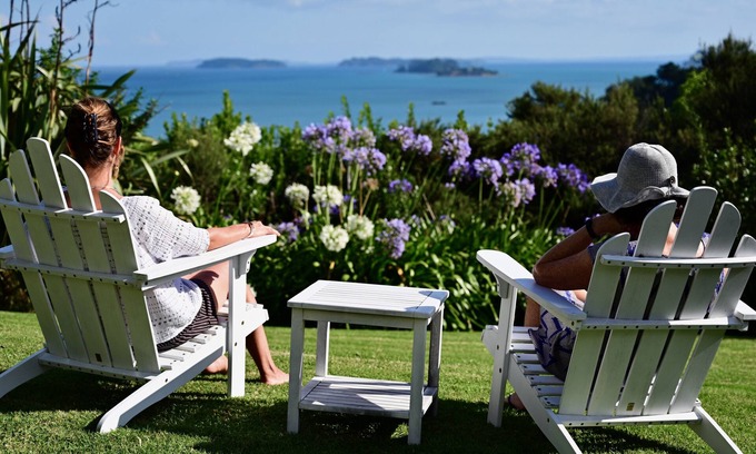 Tawharanui Cottage | Kākā Ridge Retreat Luxury Cottage at Tāwharanui