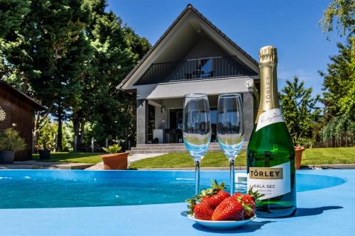 Szarvas House | Kővágó Vendégház Nagyfoki holtág