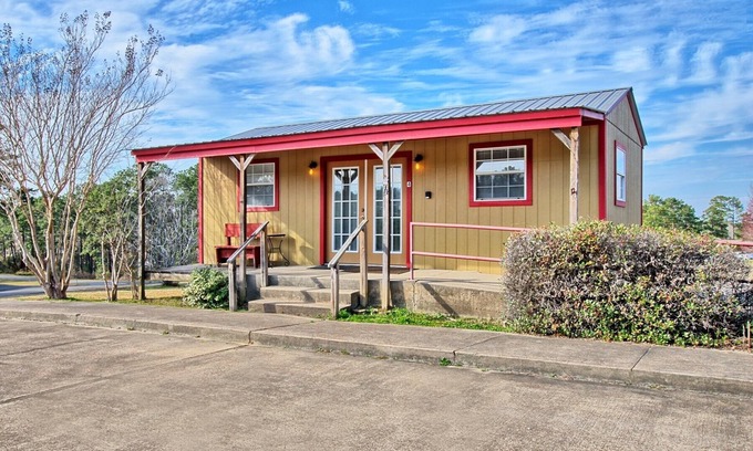 South Toledo Bend Cabin | K&M Lake Rentals Cabin #4