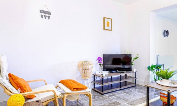 Filton Apartment | K Suites- Stunning 4 bed House w/free parking