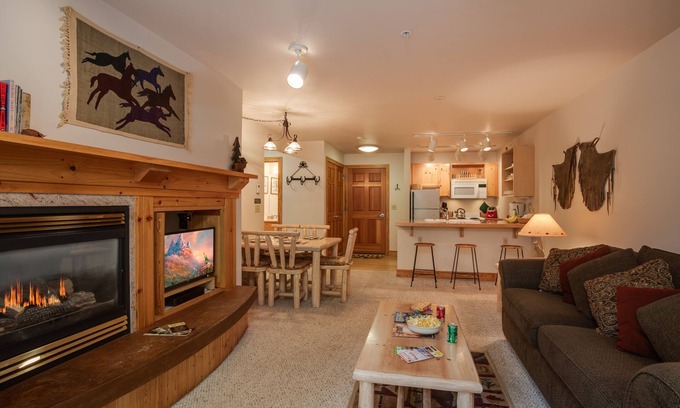 Driggs Condo | KABINO: Community Hot Tub Near Grand Targhee Resort Electric Grill Sleeper Sofa