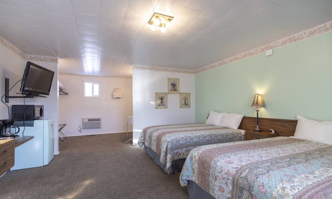 Frontier House | KABINO: Fossil Butte Motel #05 2QueenBeds A/C Mini Fridge Microwave Cable Wifi