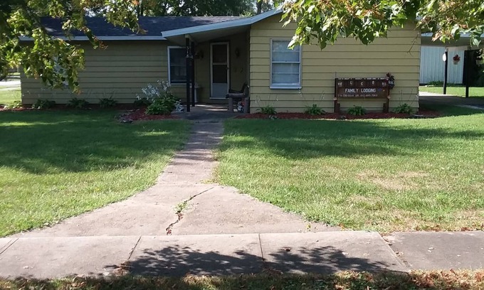 Kahoka House | Kahoka, MO Family Lodging