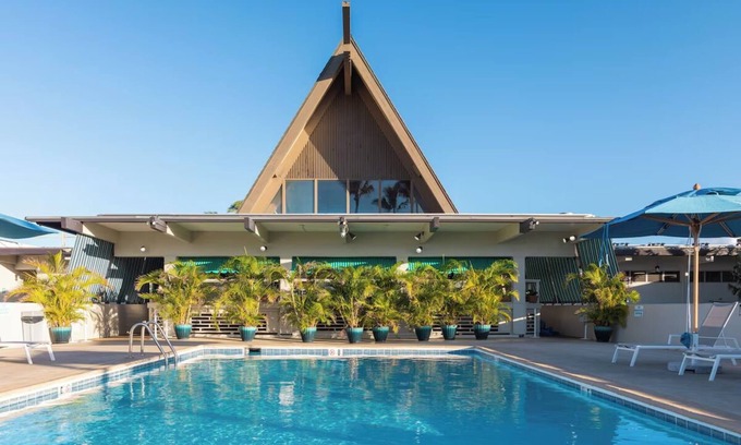 Kahului Hotel | Kahului Beach Getaway | Spacious and Peaceful Resort | Pet-friendly