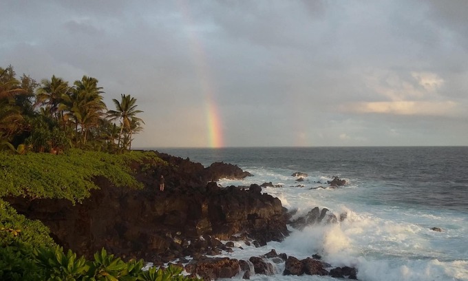 Kapoho House | Kai Malie Calm Seas Beside still waters Psalm 23:2-3.