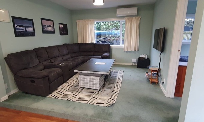 South Bay House | Kaikoura's lovely South Bays Cottage