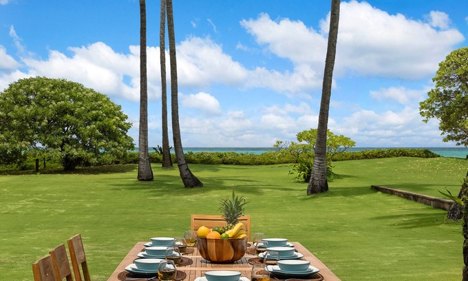 Kalama Tract House | Kailua Kai/Beach Front Licensed Rental #1990/NUC-1780