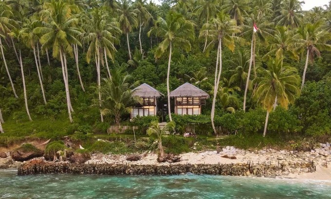 Pulau Masokut House | Kaini is a place to surf some of the best waves this world has to offer.