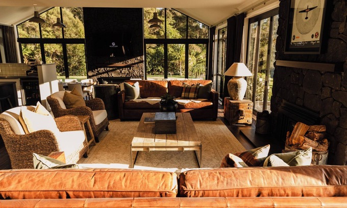 Aokautere Bed & Breakfast | Kaitahi - Luxury Lodge & Chef's Table